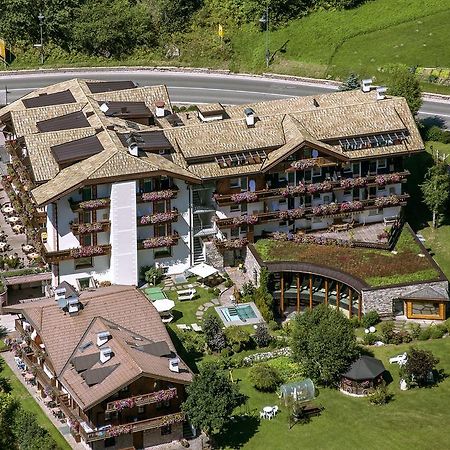 Hotel Gran Paradis Campitello di Fassa Exterior photo