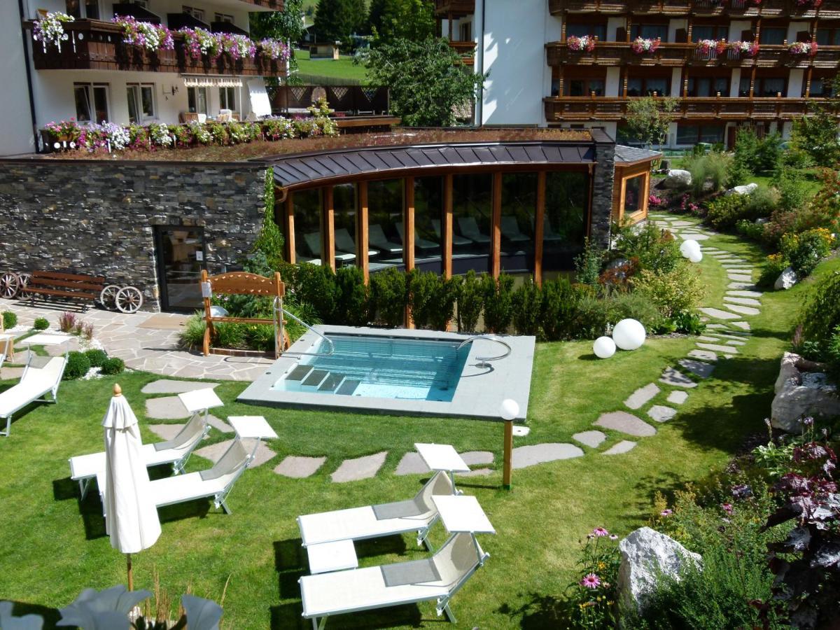 Hotel Gran Paradis Campitello di Fassa Exterior photo